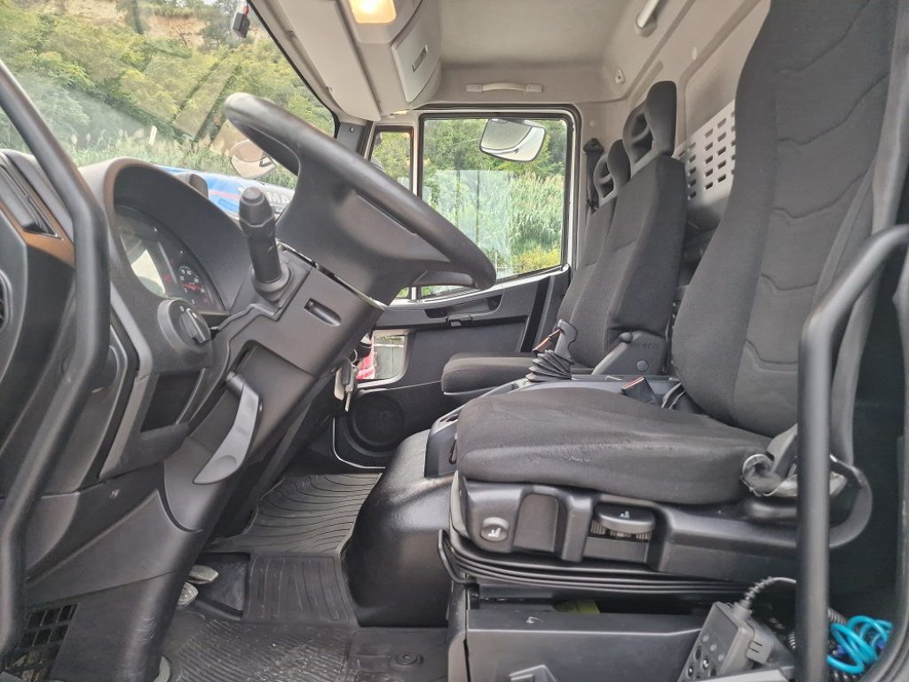 IVECO EUROCARGO 140E28 P EURO 6 FURGONE 7,30 + SPONDA - 7