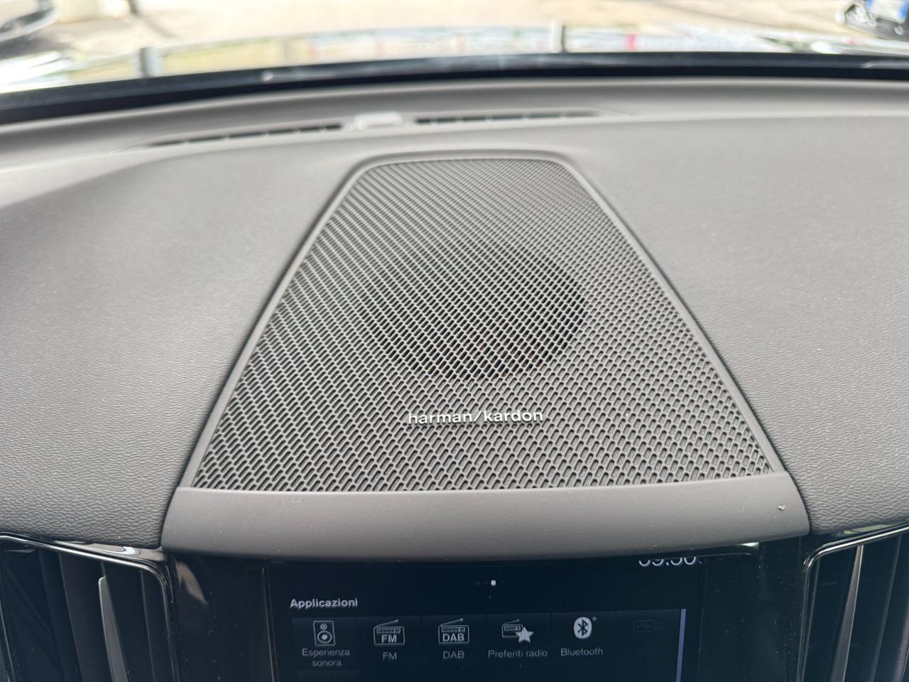 VOLVO XC60 B4 (d) 197cv Geartronic Momentum Pro - 10