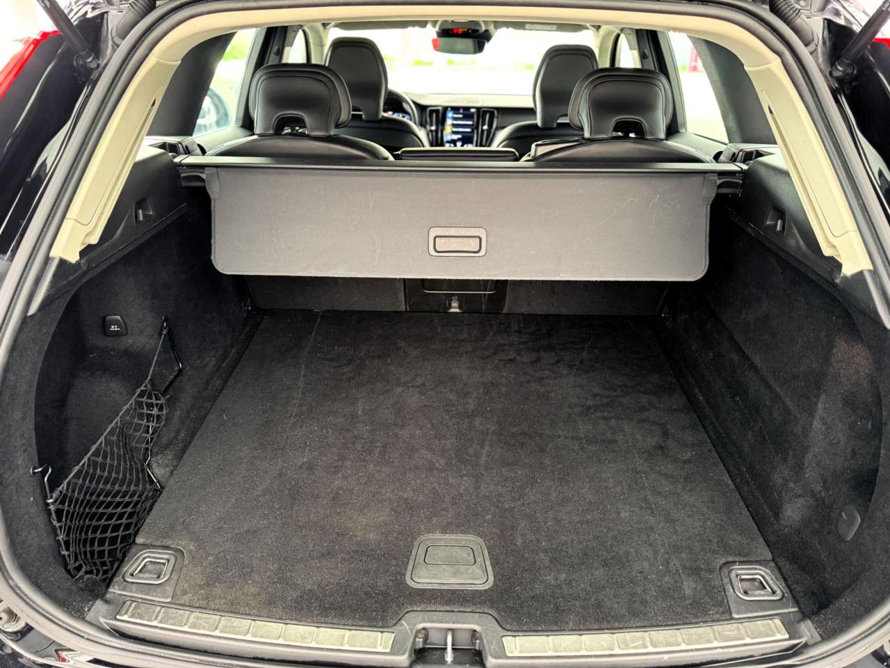 VOLVO XC60 B4 (d) 197cv Geartronic Momentum Pro - 26