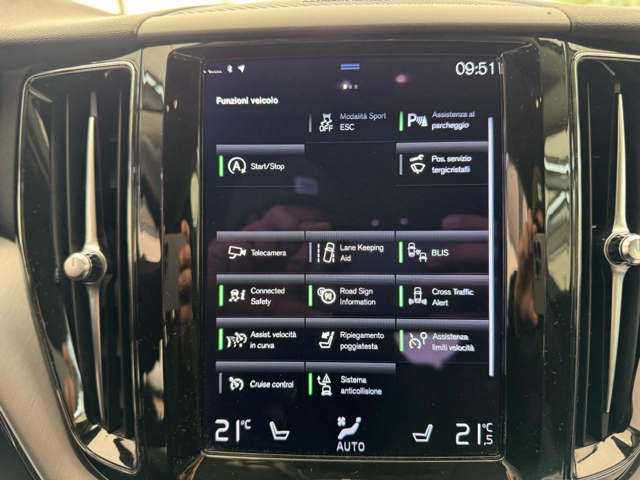 VOLVO XC60 B4 (d) 197cv Geartronic Momentum Pro - 32