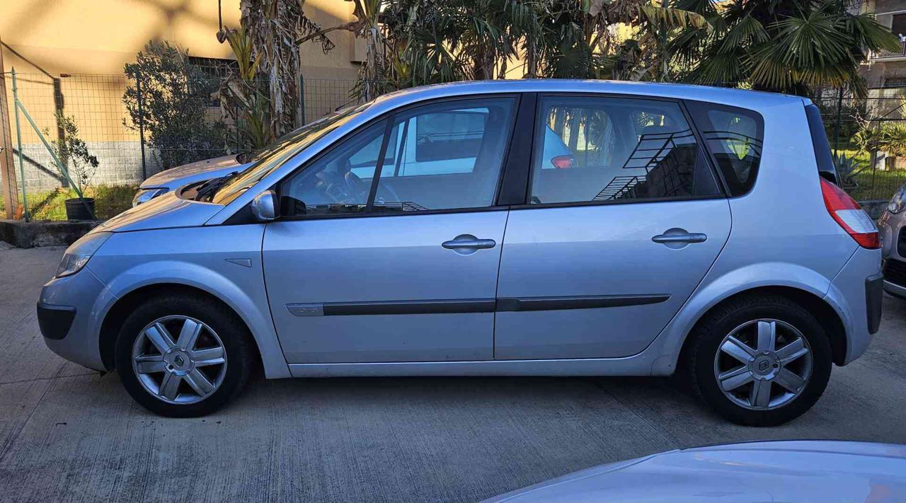 RENAULT Scenic 1.6 16V Luxe  NEOPATENTATI OK ! - 7