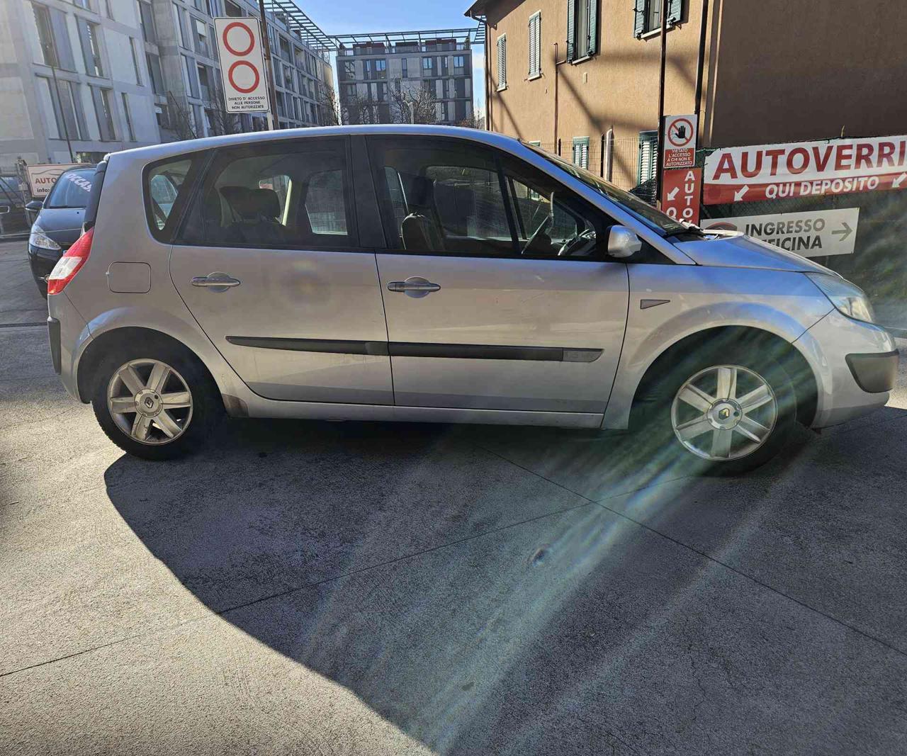 RENAULT Scenic 1.6 16V Luxe  NEOPATENTATI OK ! - 8