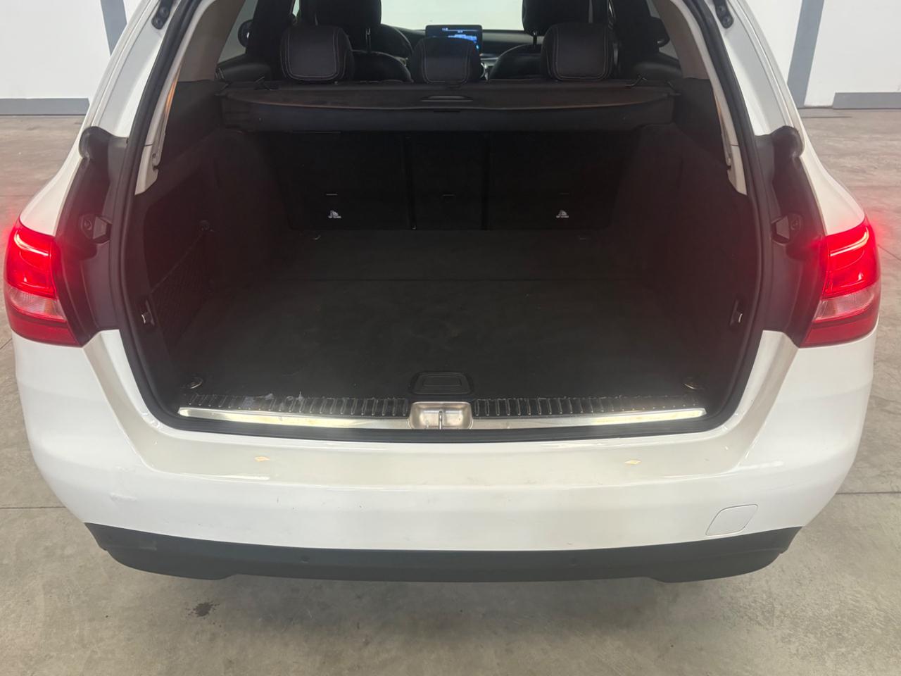 MERCEDES-BENZ C 220 d S.W. Sport - 14