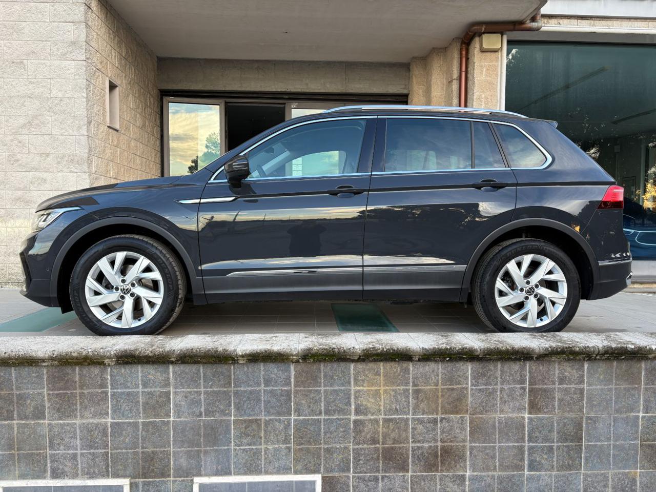 VOLKSWAGEN Tiguan 2.0 TDI 150 CV SCR DSG Elegance VIRTUAL - 8