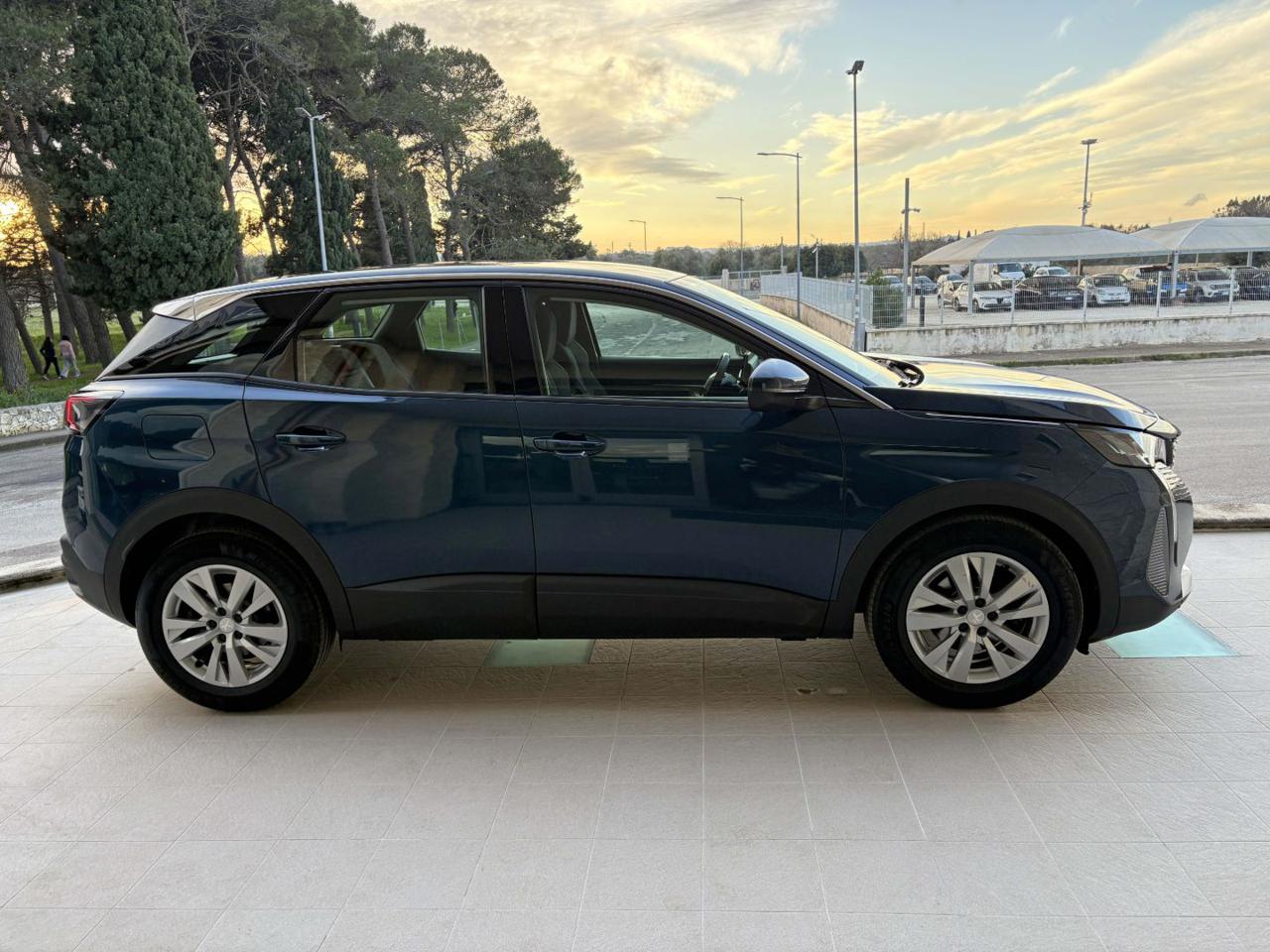 PEUGEOT 3008 1.5 BlueHDi 130 S&S Active Business - 4