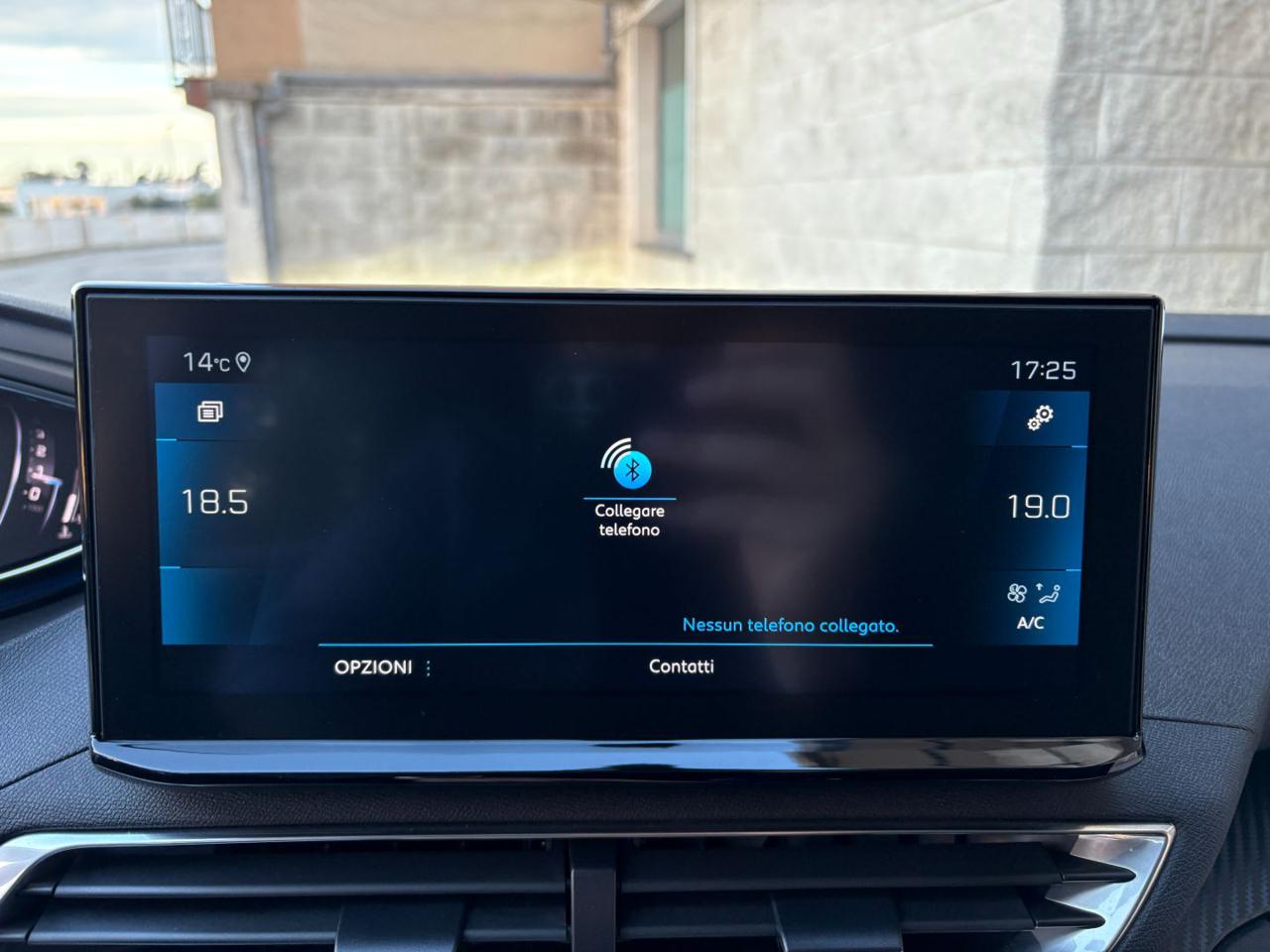 PEUGEOT 3008 1.5 BlueHDi 130 S&S Active Business - 28