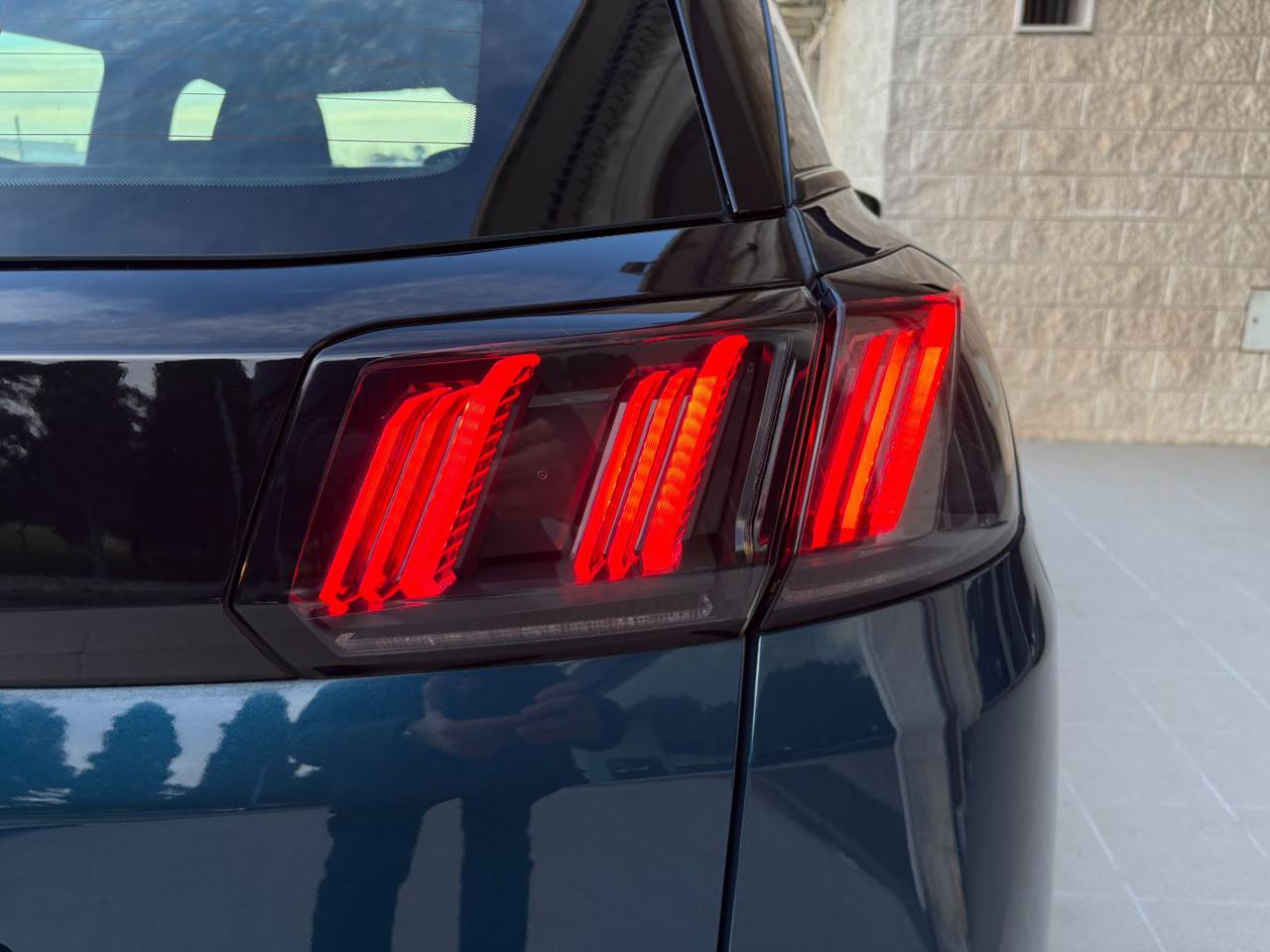 PEUGEOT 3008 1.5 BlueHDi 130 S&S Active Business - 33