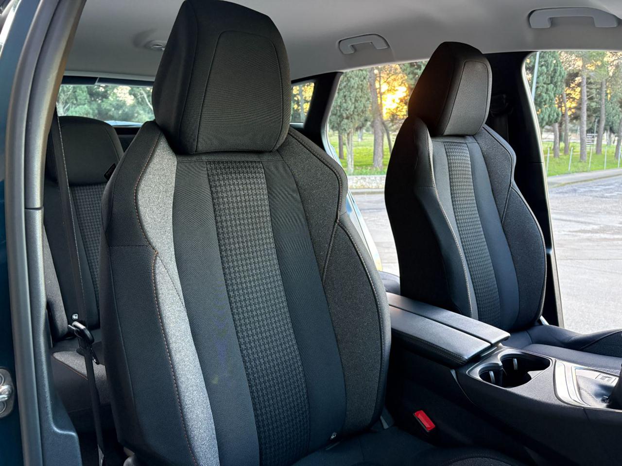 PEUGEOT 3008 1.5 BlueHDi 130 S&S Active Business - 18