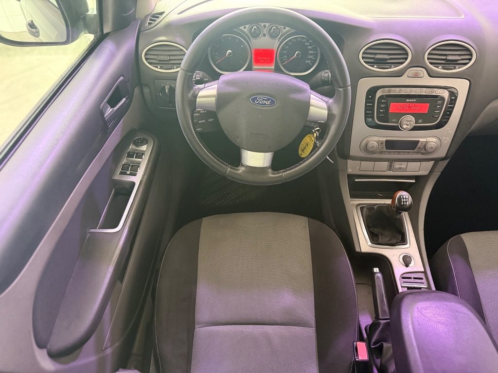 FORD Focus 1.6 (100CV) SW Titanium - 10