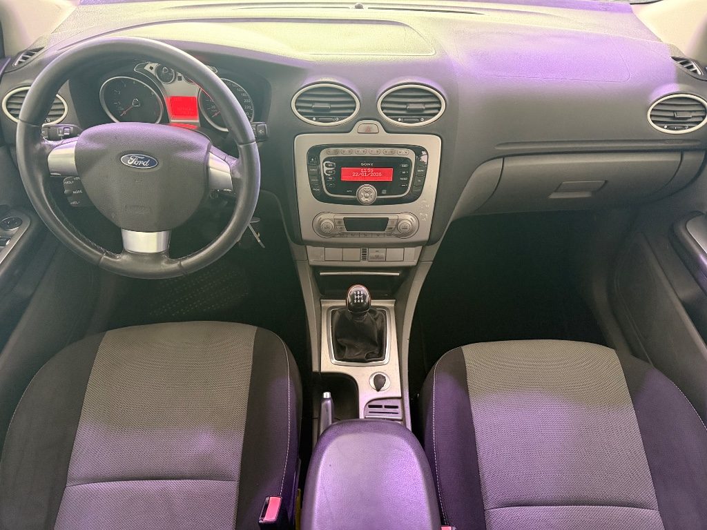 FORD Focus 1.6 (100CV) SW Titanium - 9