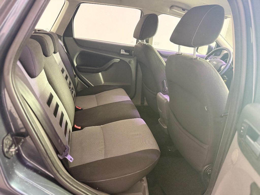 FORD Focus 1.6 (100CV) SW Titanium - 7