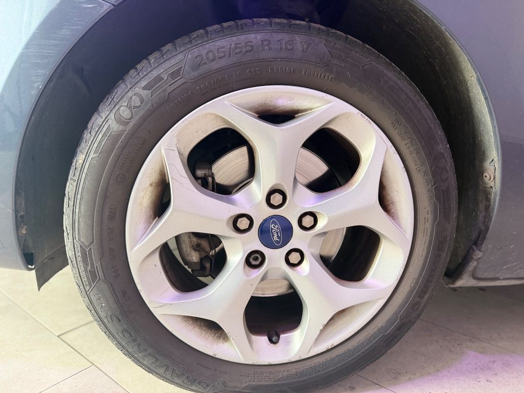 FORD Focus 1.6 (100CV) SW Titanium - 4