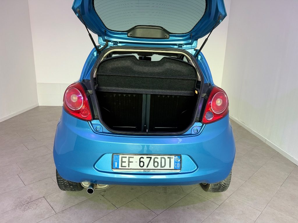FORD Ka+ 1.2 8V .69CV Titanium - 11