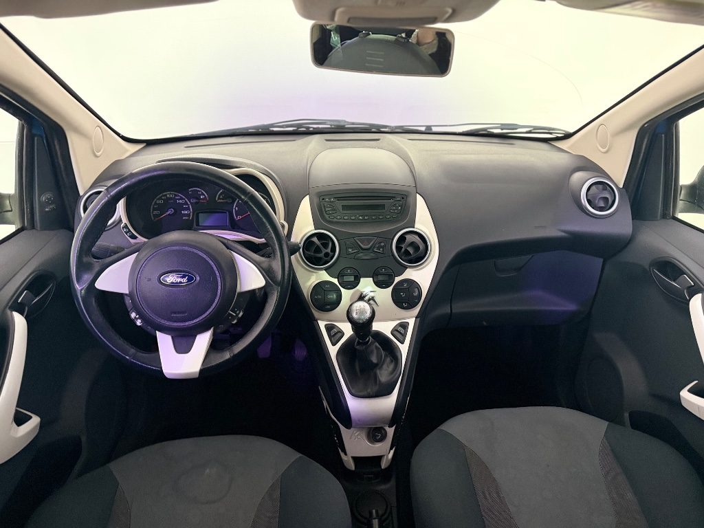 FORD Ka+ 1.2 8V .69CV Titanium - 12