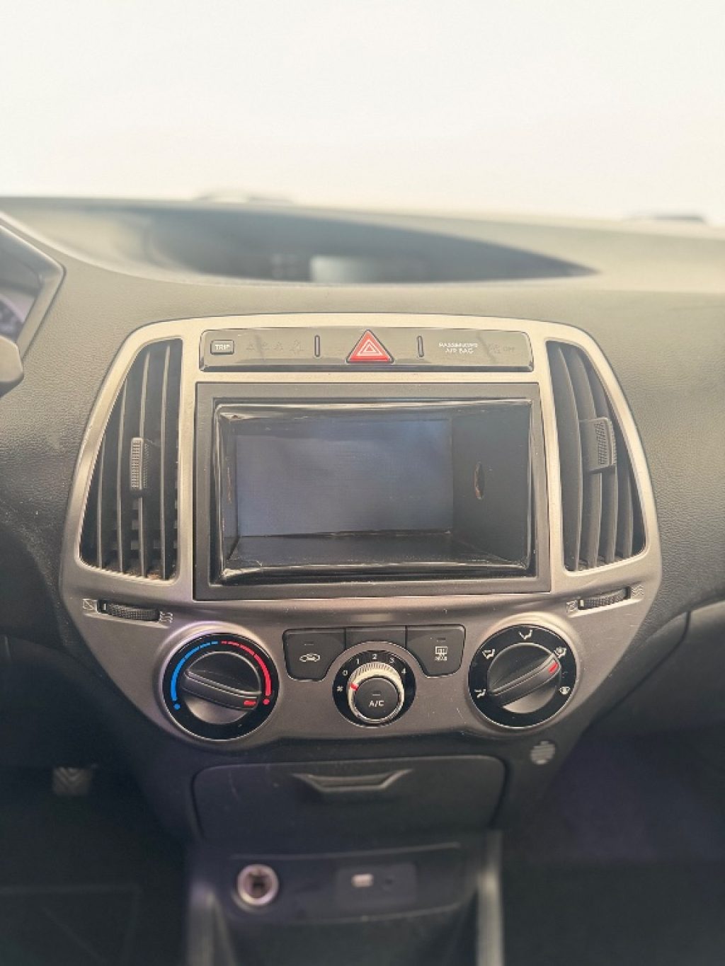 HYUNDAI i20 1.2 5p. Sound Edition - 16