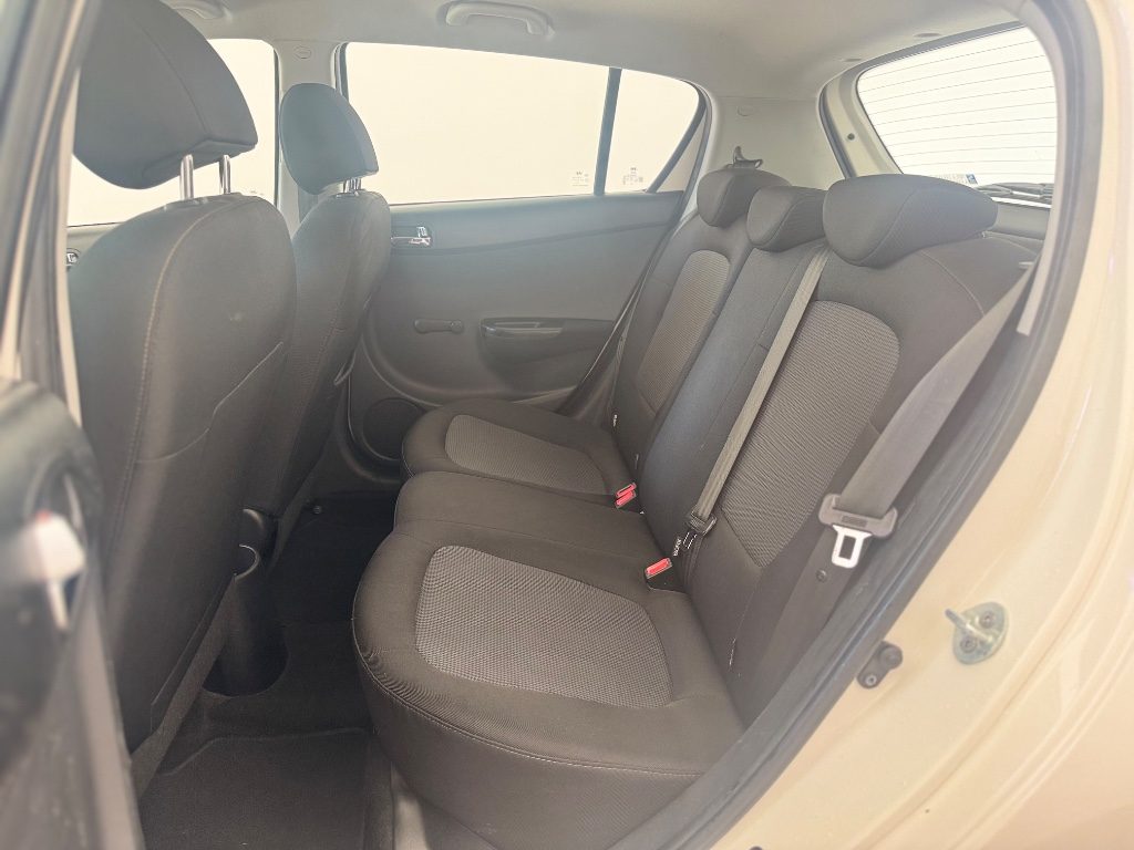 HYUNDAI i20 1.2 5p. Sound Edition - 6