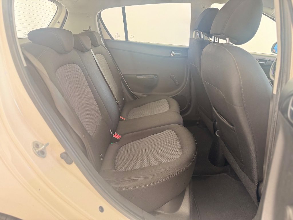 HYUNDAI i20 1.2 5p. Sound Edition - 8