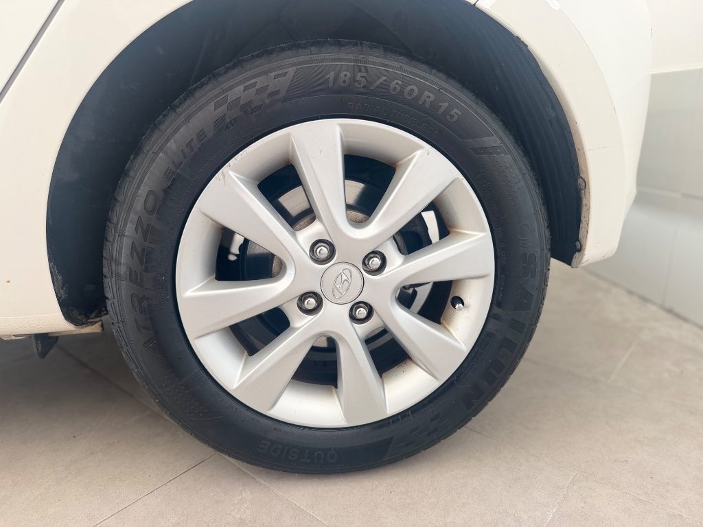 HYUNDAI i20 1.2 5p. Sound Edition - 4