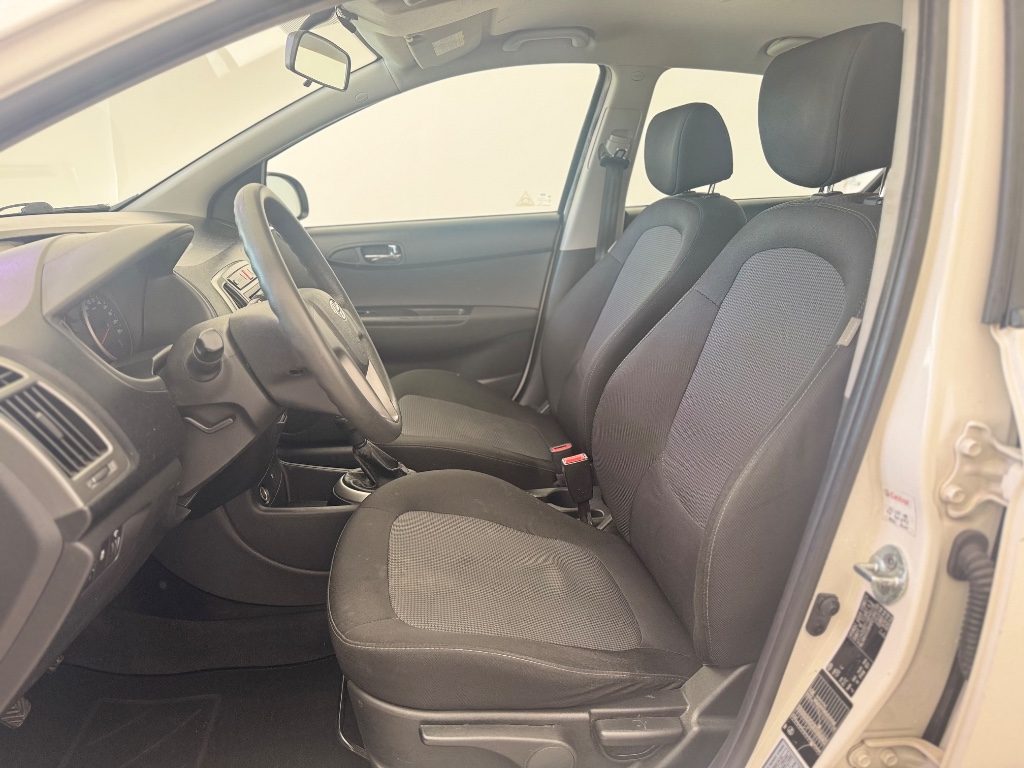 HYUNDAI i20 1.2 5p. Sound Edition - 5