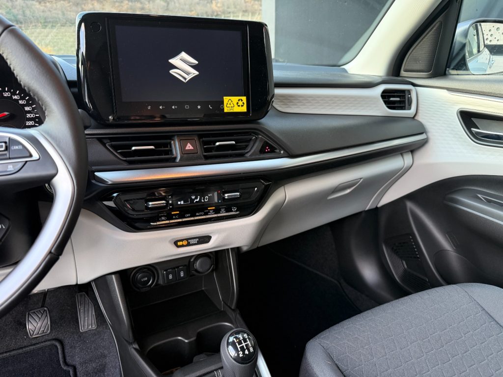 SUZUKI Swift 1.2 Hybrid 4WD AllGrip Top Navi DAB+ LED - 8