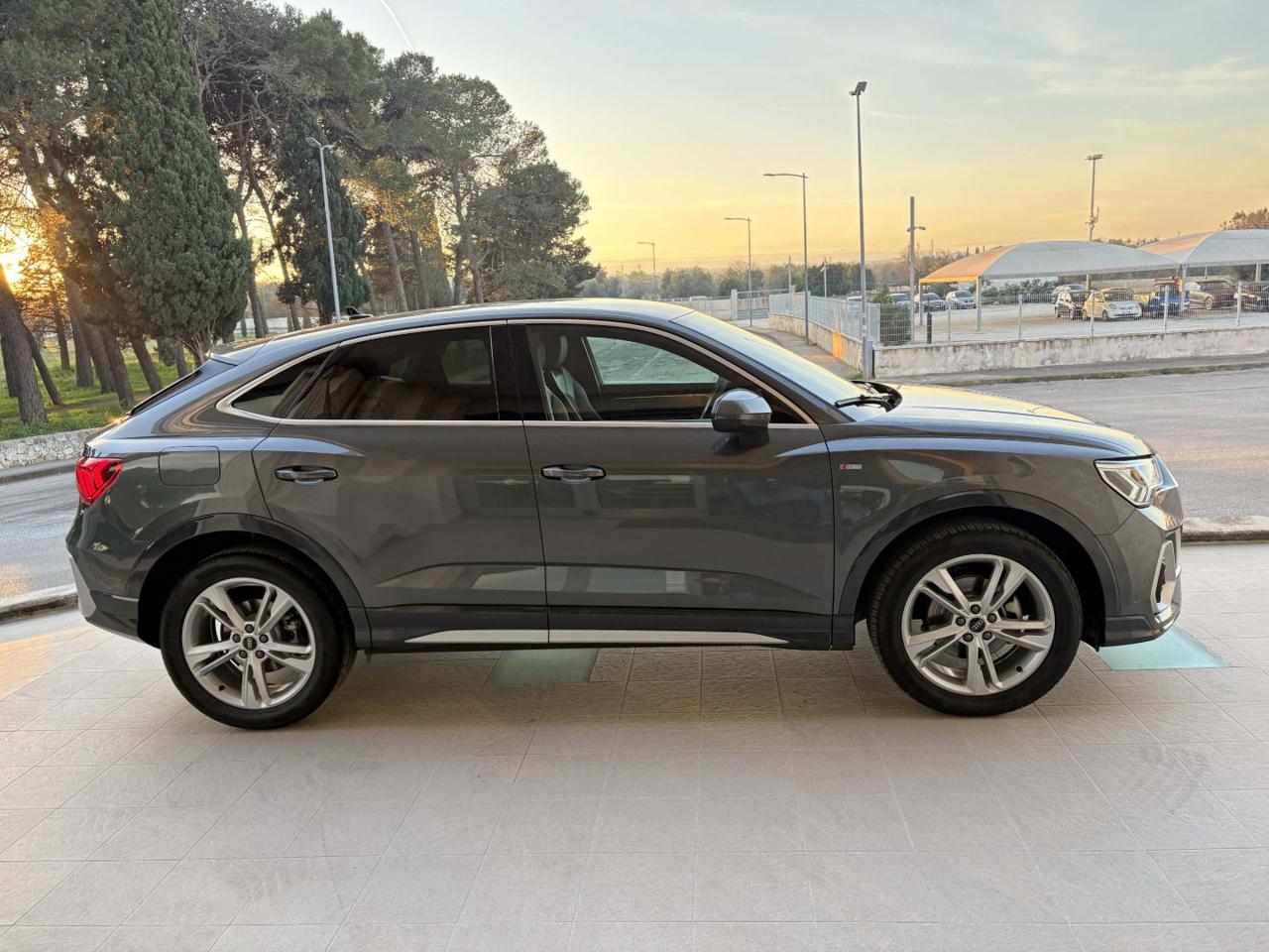 AUDI Q3 SPB Sportback 35 TDI S tronic S line edition - 4