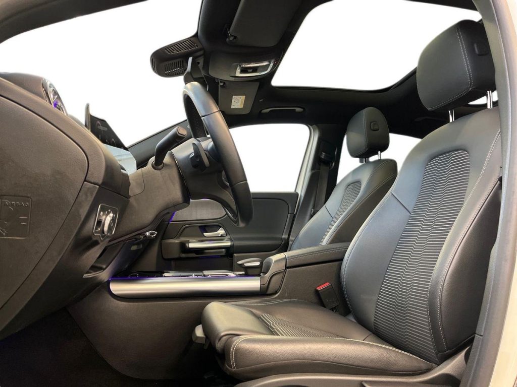 MERCEDES-BENZ EQA 250 Sport - 10