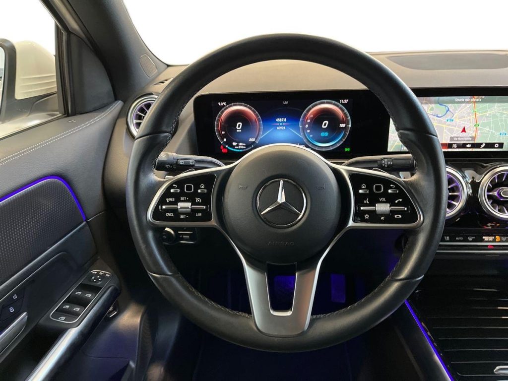 MERCEDES-BENZ EQA 250 Sport - 11