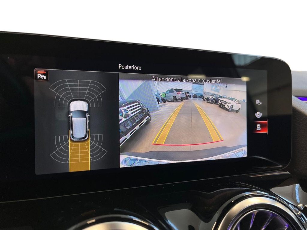 MERCEDES-BENZ EQA 250 Sport - 12