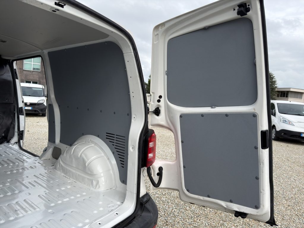 VOLKSWAGEN Transporter 2.0TDI 150CV P.L. - 16