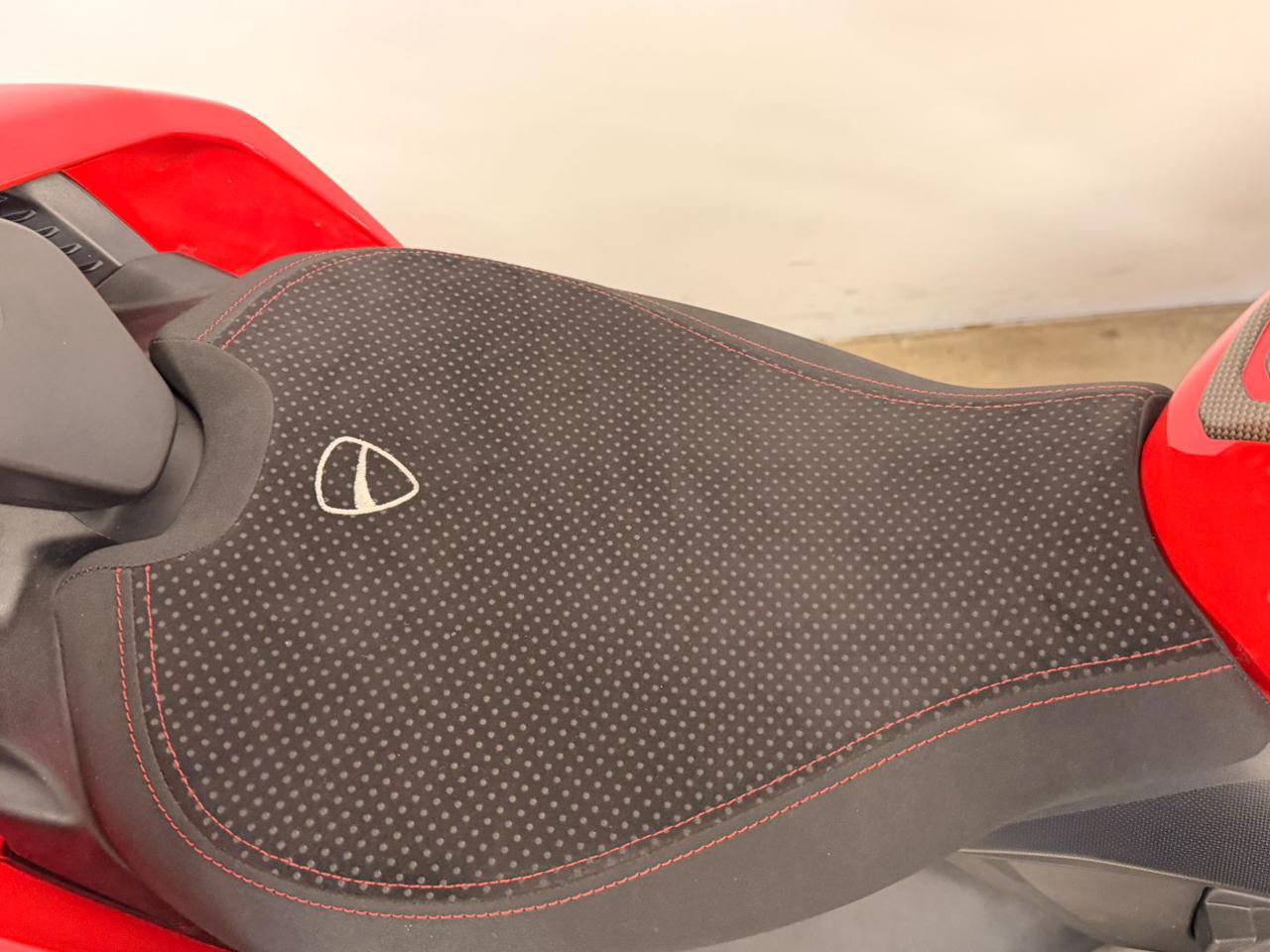 DUCATI Streetfighter V2 RED - 9