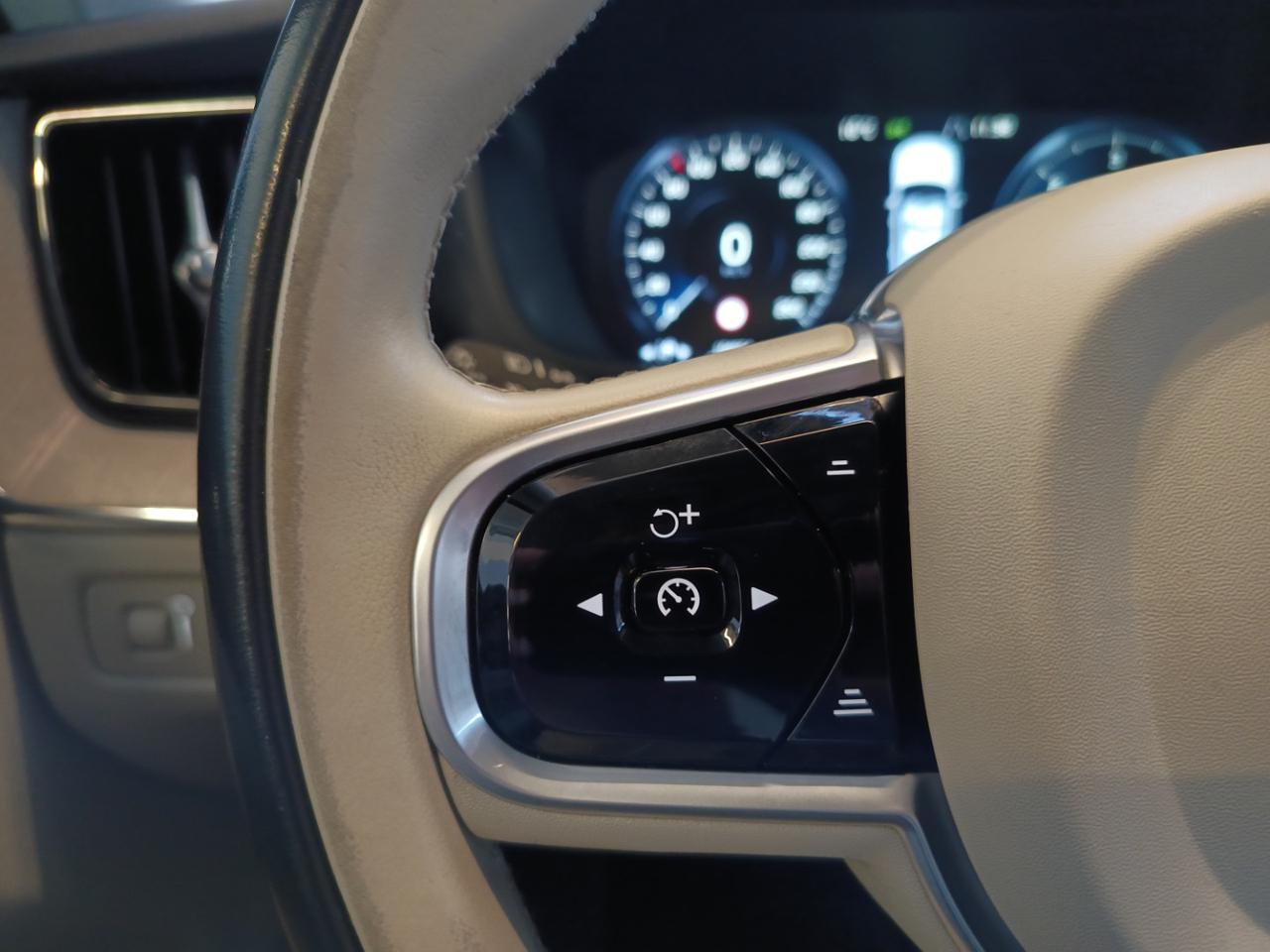 VOLVO XC60 D4 AWD Geartronic Inscription - 16