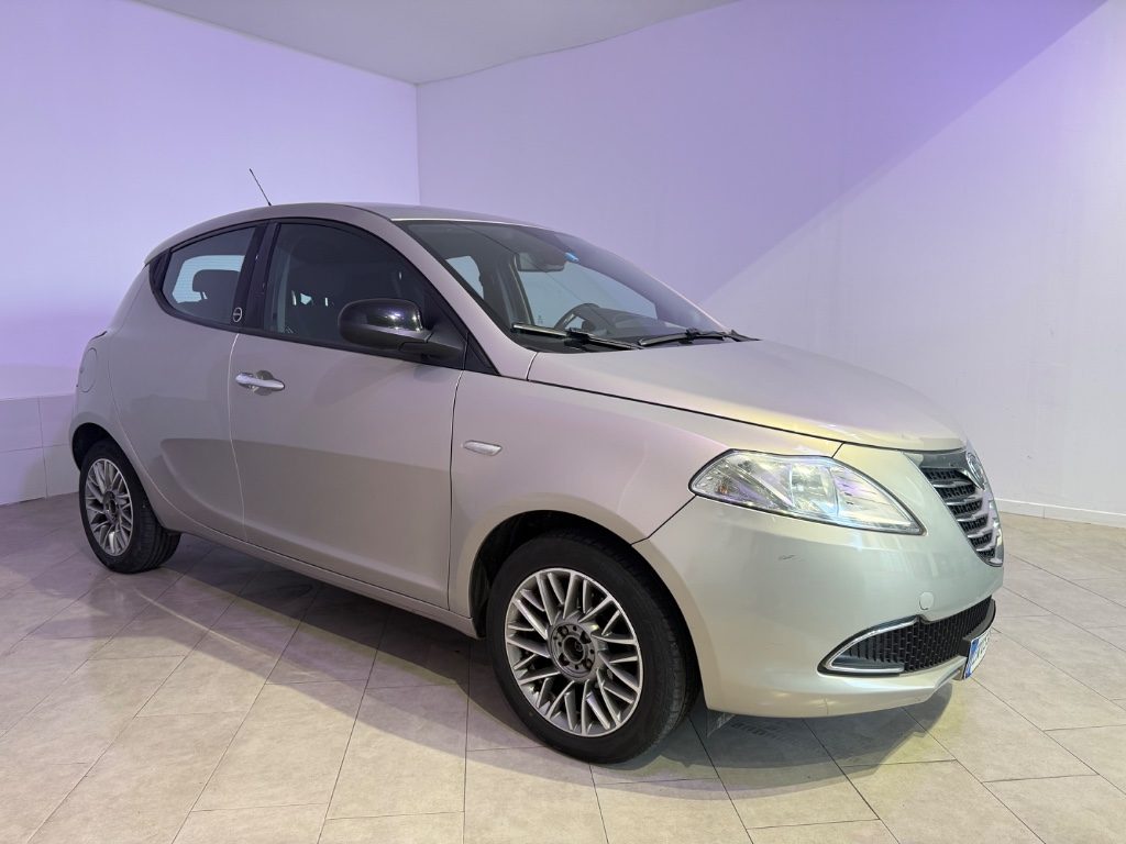 LANCIA Ypsilon 1.2 69 CV 5 porte GPL Ecochic Gold - 2
