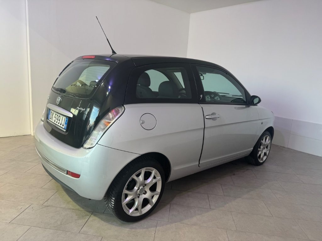 LANCIA Ypsilon 1.3 MJT 90 CV Blue&Me - 11