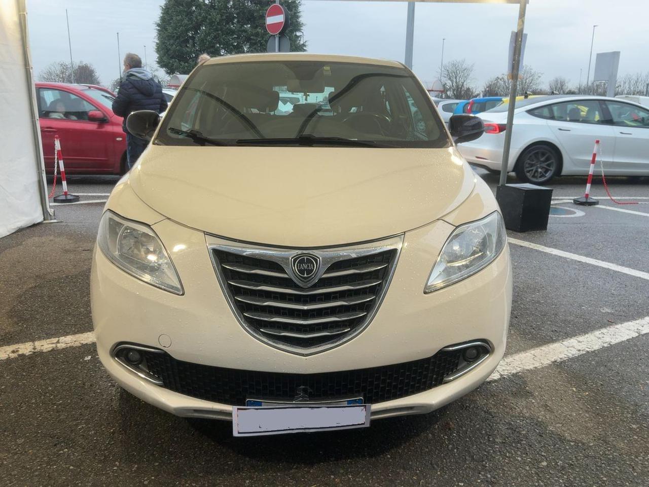 LANCIA Ypsilon 1.2 69 CV 5 porte Gold - 2