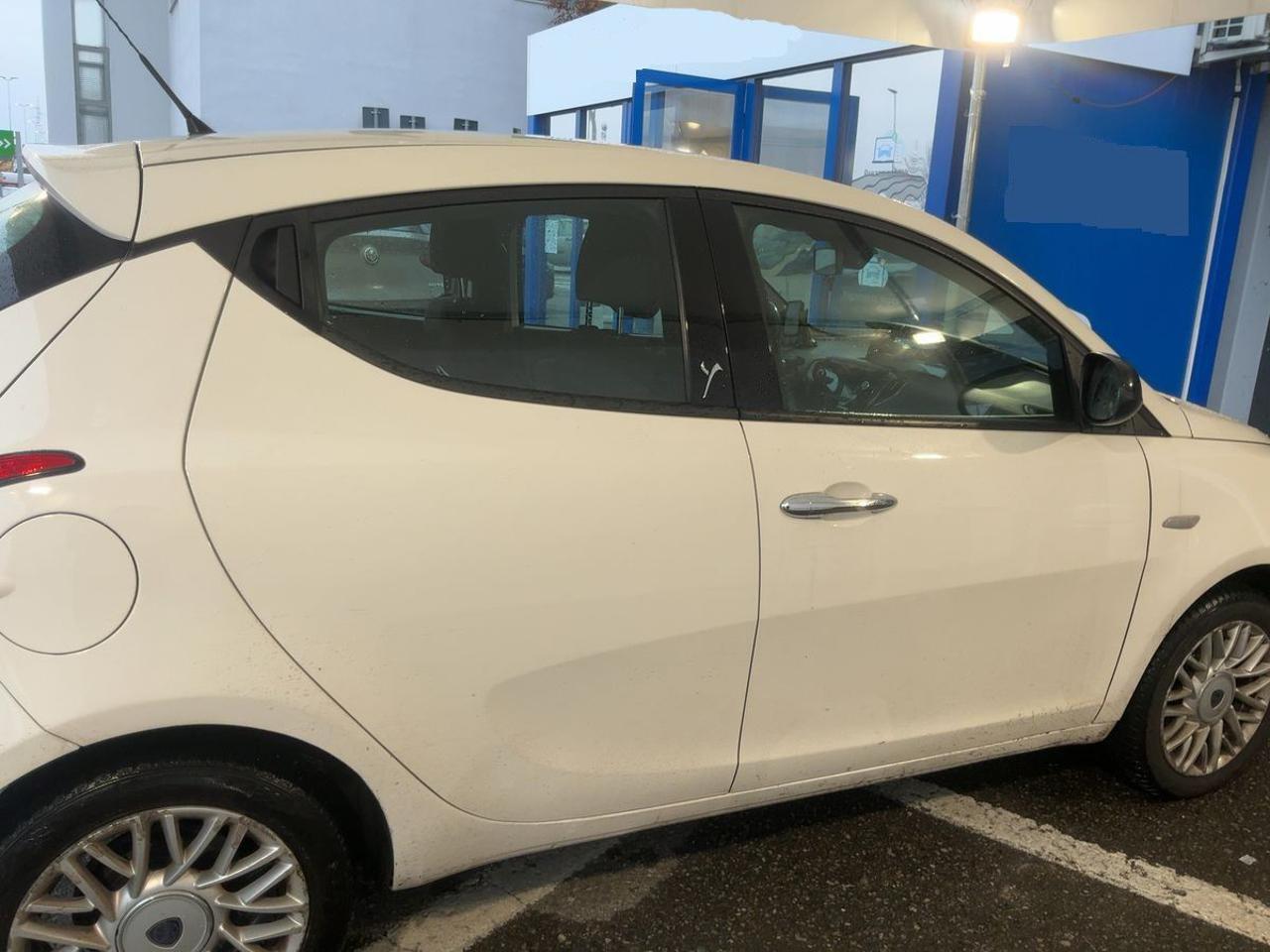 LANCIA Ypsilon 1.2 69 CV 5 porte Gold - 3