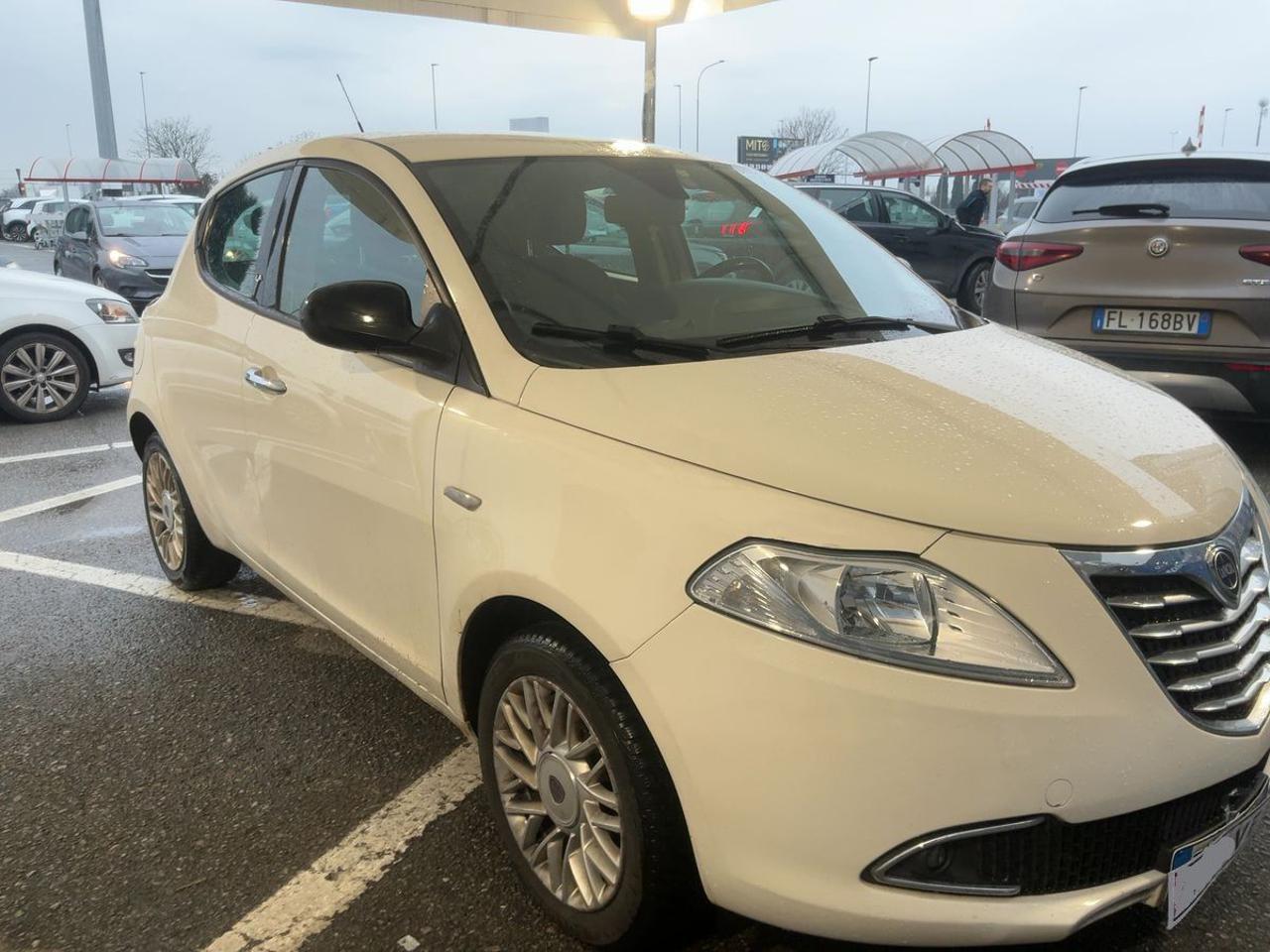 LANCIA Ypsilon 1.2 69 CV 5 porte Gold - 5