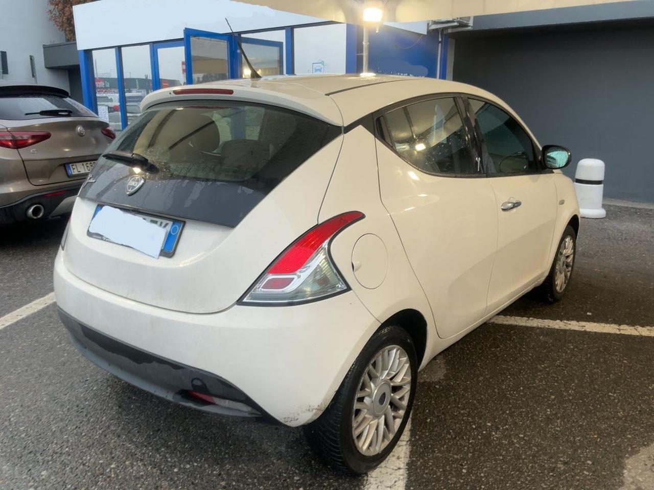 LANCIA Ypsilon 1.2 69 CV 5 porte Gold - 8