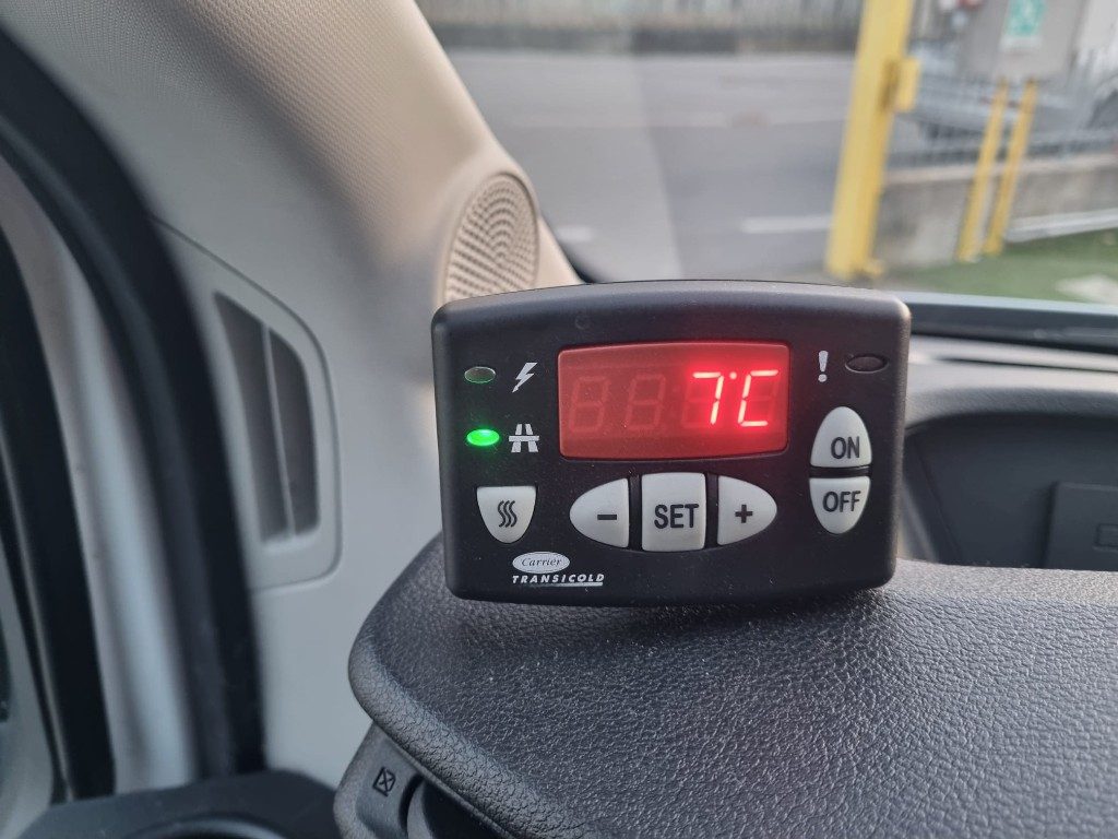 FORD Transit 350 2.0HDT 130CV RWD L4 Isotermico FRIGO FRCX - 11