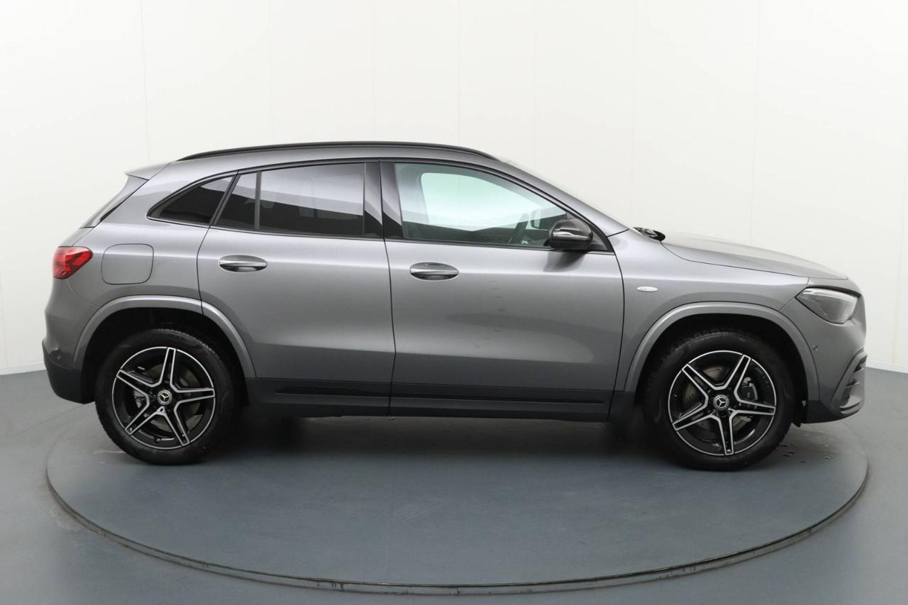 MERCEDES-BENZ GLA 250 e hybrid EQ AMG Line Premium - 8