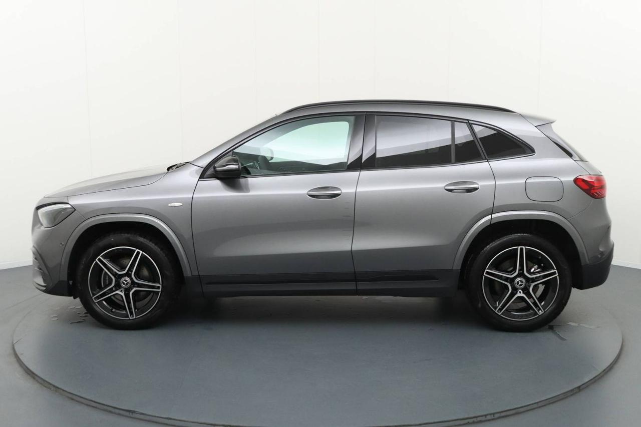 MERCEDES-BENZ GLA 250 e hybrid EQ AMG Line Premium - 11