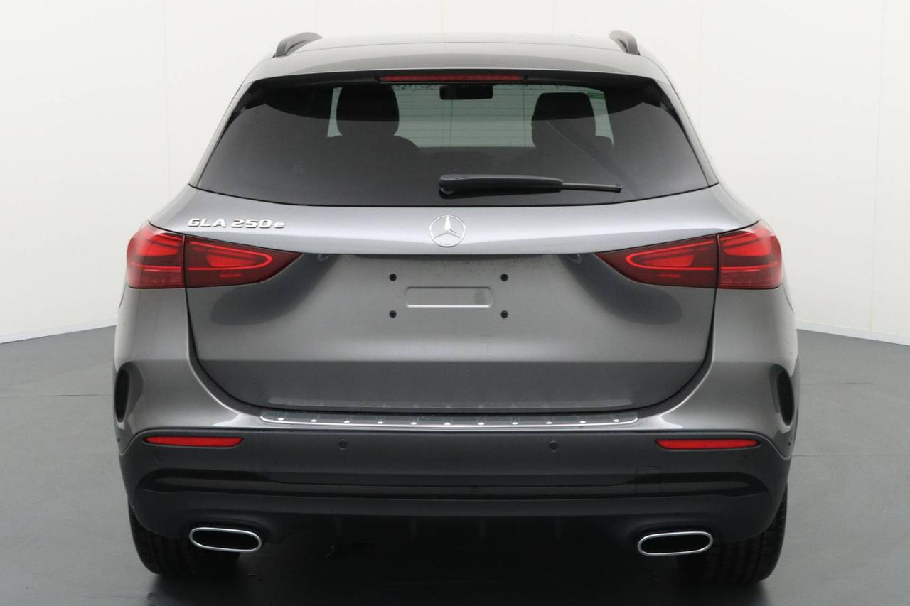 MERCEDES-BENZ GLA 250 e hybrid EQ AMG Line Premium - 6