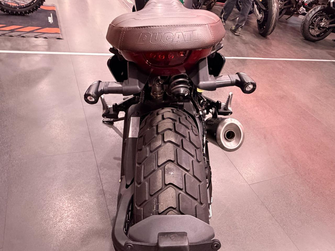 DUCATI Scrambler 800 NIGHTSHIFT EMERALD GREEN - 4