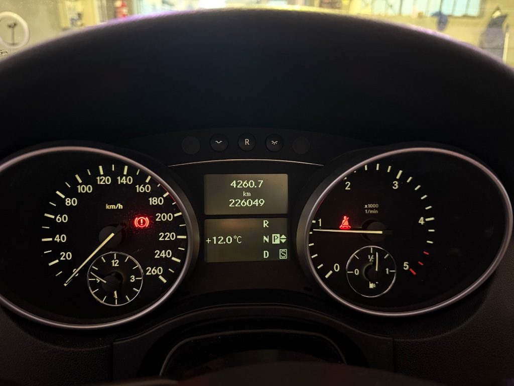 MERCEDES-BENZ ML 320 CDI Sport - 15