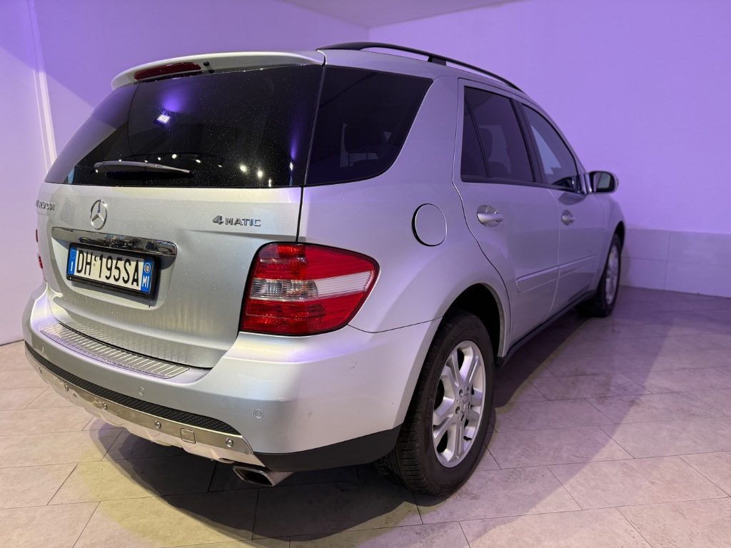 MERCEDES-BENZ ML 320 CDI Sport - 18