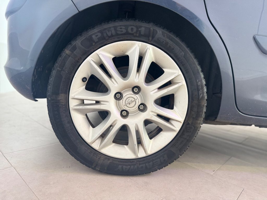 OPEL Corsa 1.2 5. porte Cosmo. - 6