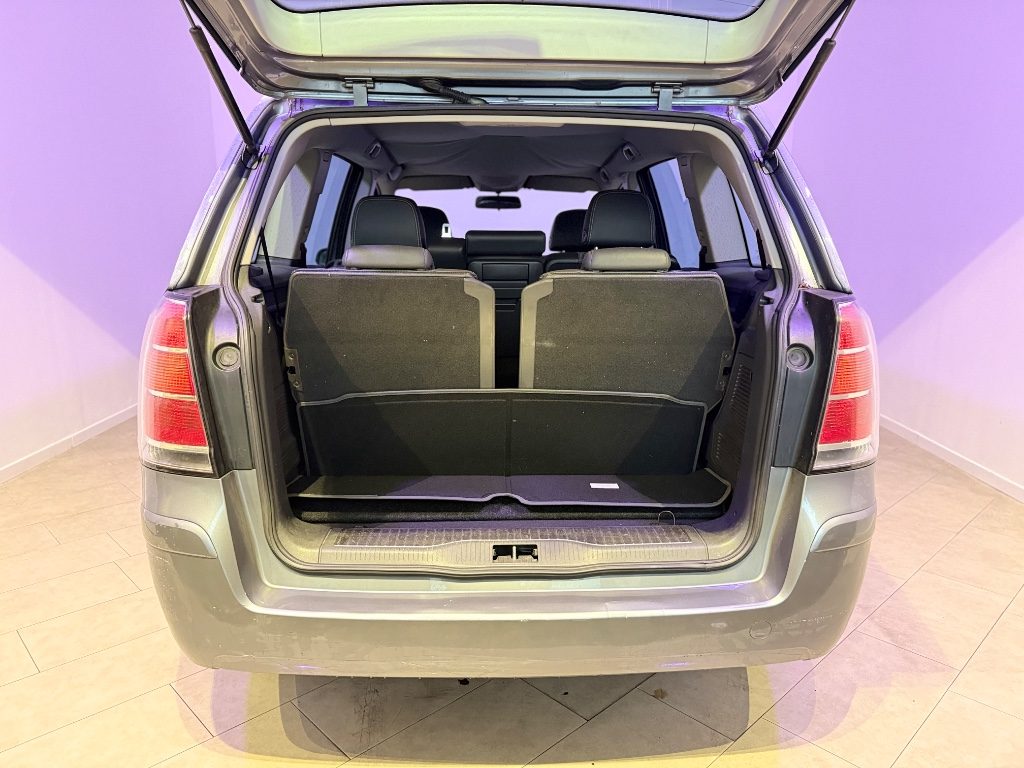 OPEL Zafira 1.8 16V VVT Cosmo - 13