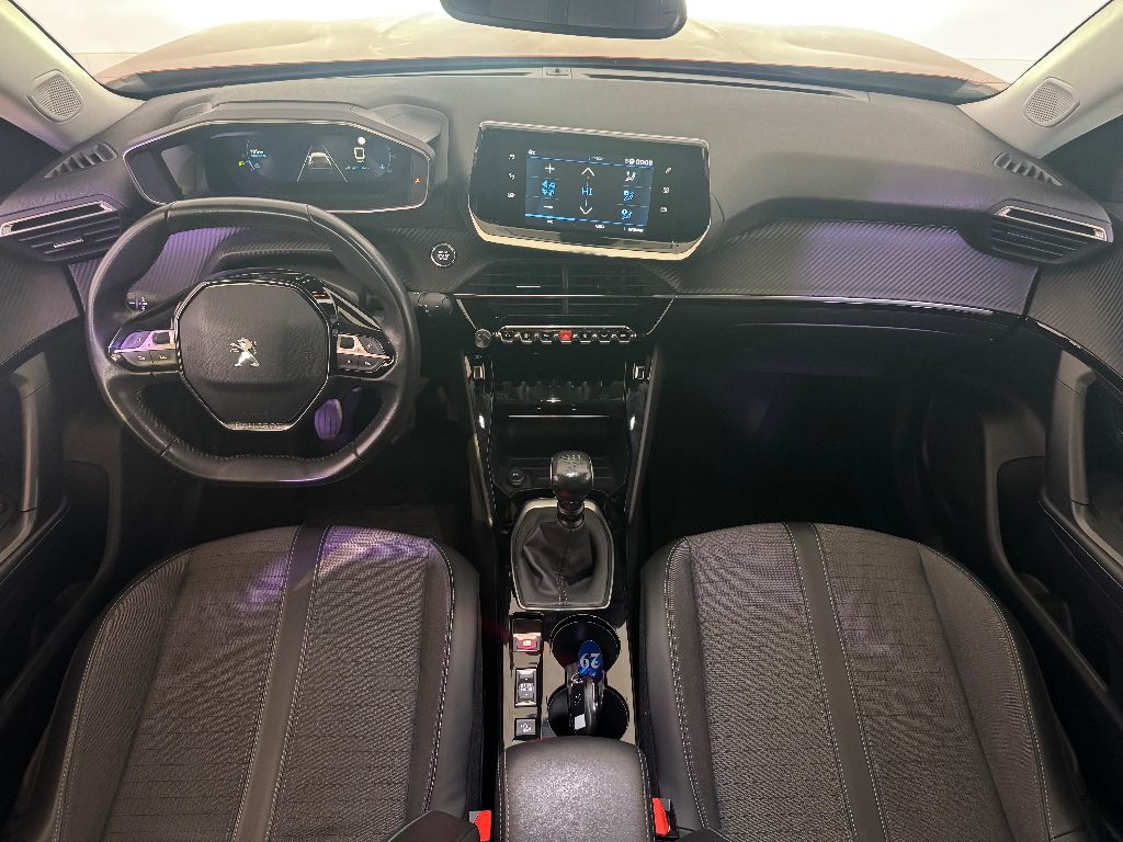 PEUGEOT 2008 BlueHDi 110 S&S GT - 8