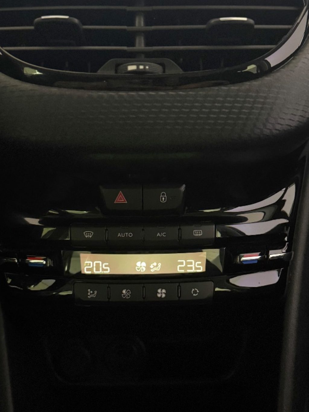 PEUGEOT 208 1° serie PureTech 82 Stop&Start 5 porte Allure - 17