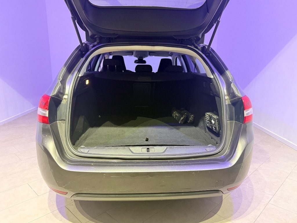 PEUGEOT 308 BlueHDi 130 S&S SW GT - 10