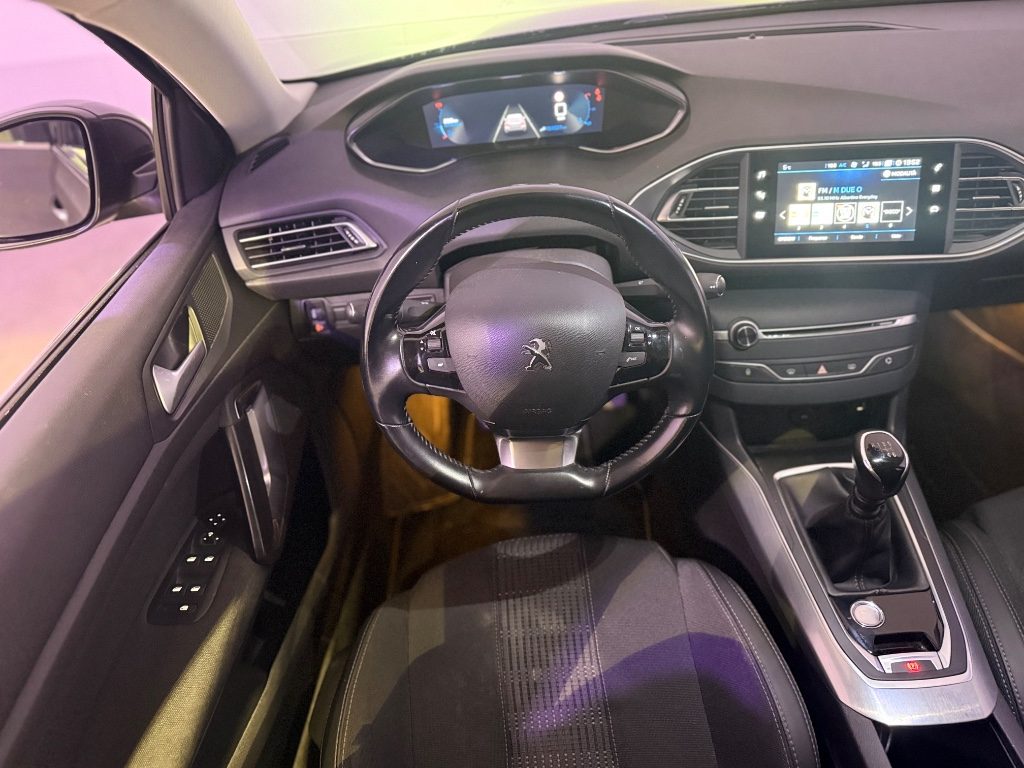PEUGEOT 308 BlueHDi 130 S&S SW GT - 14